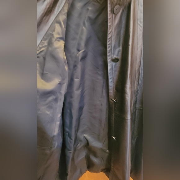 Tibca Genuine Leather Coat EUC - Picture 7 of 7